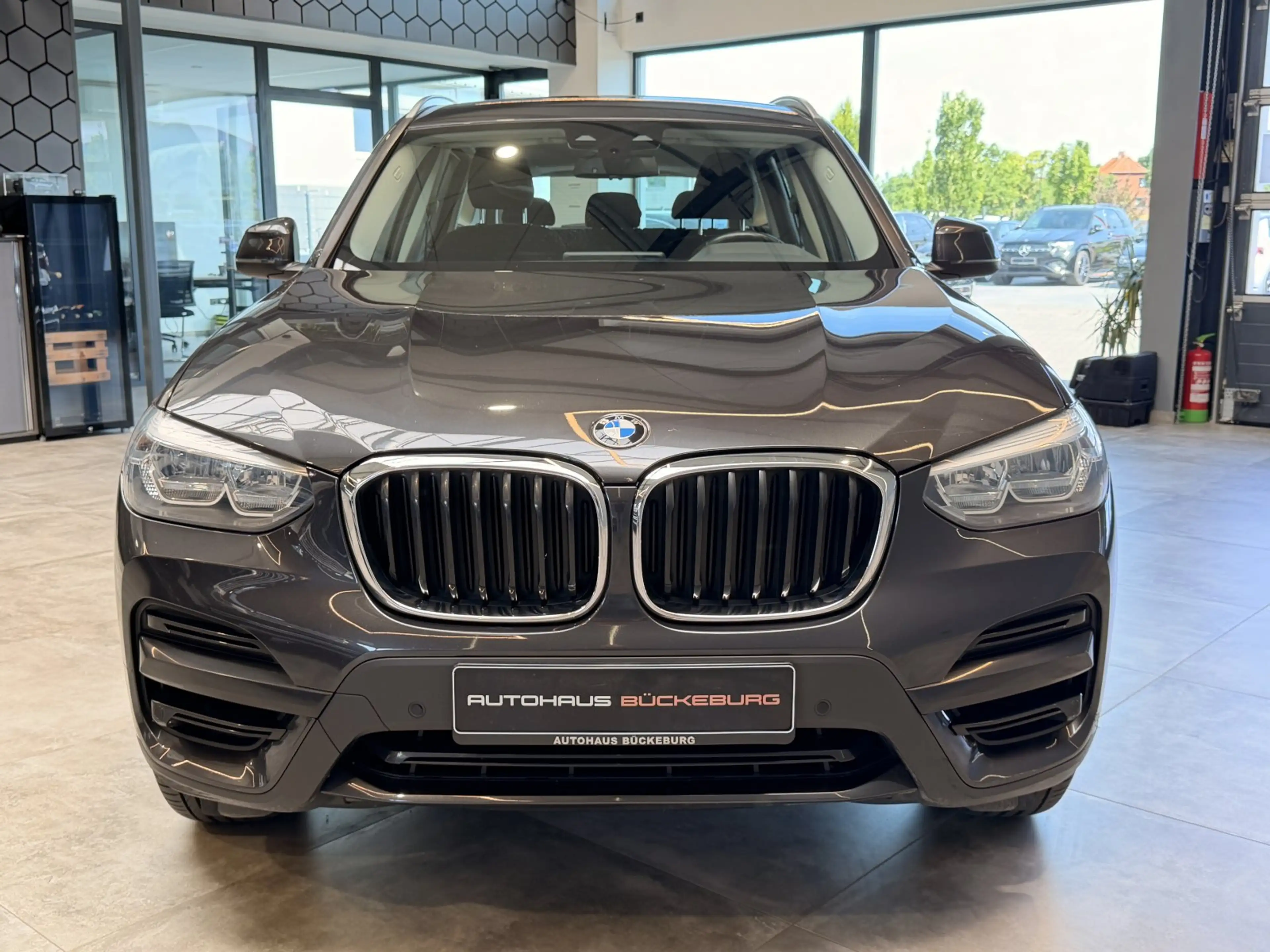 BMW X3 xDrive30e Advantage — photo 2