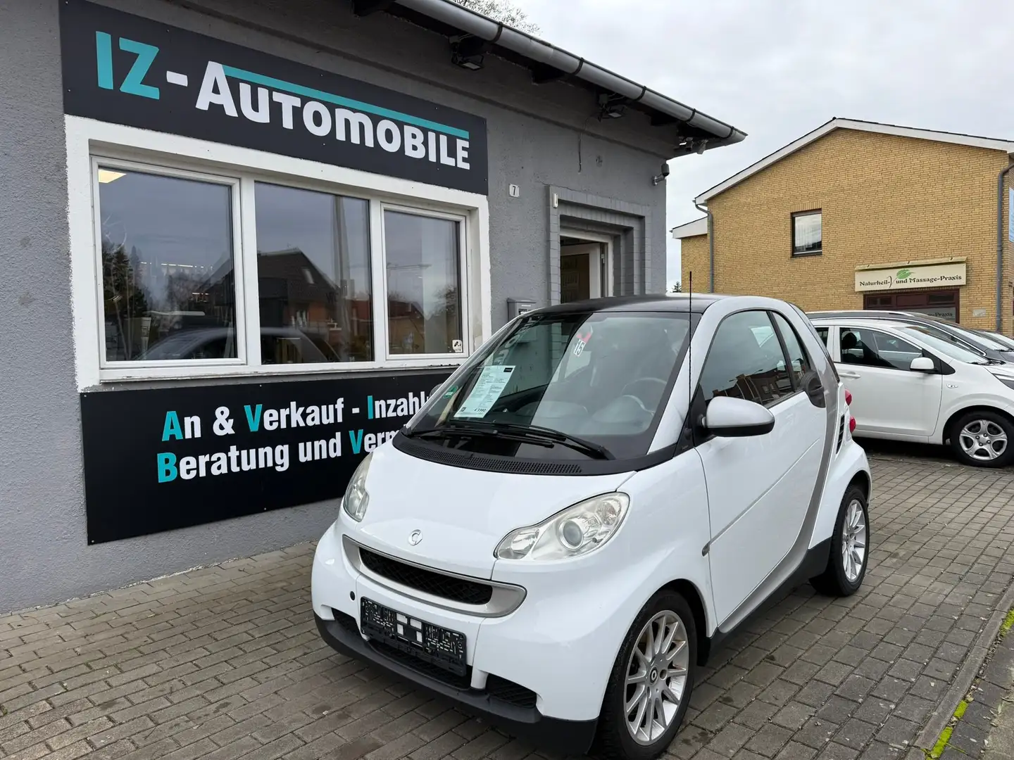 smart forTwo Micro Hybrid Drive 52kW passion Weiß - 1