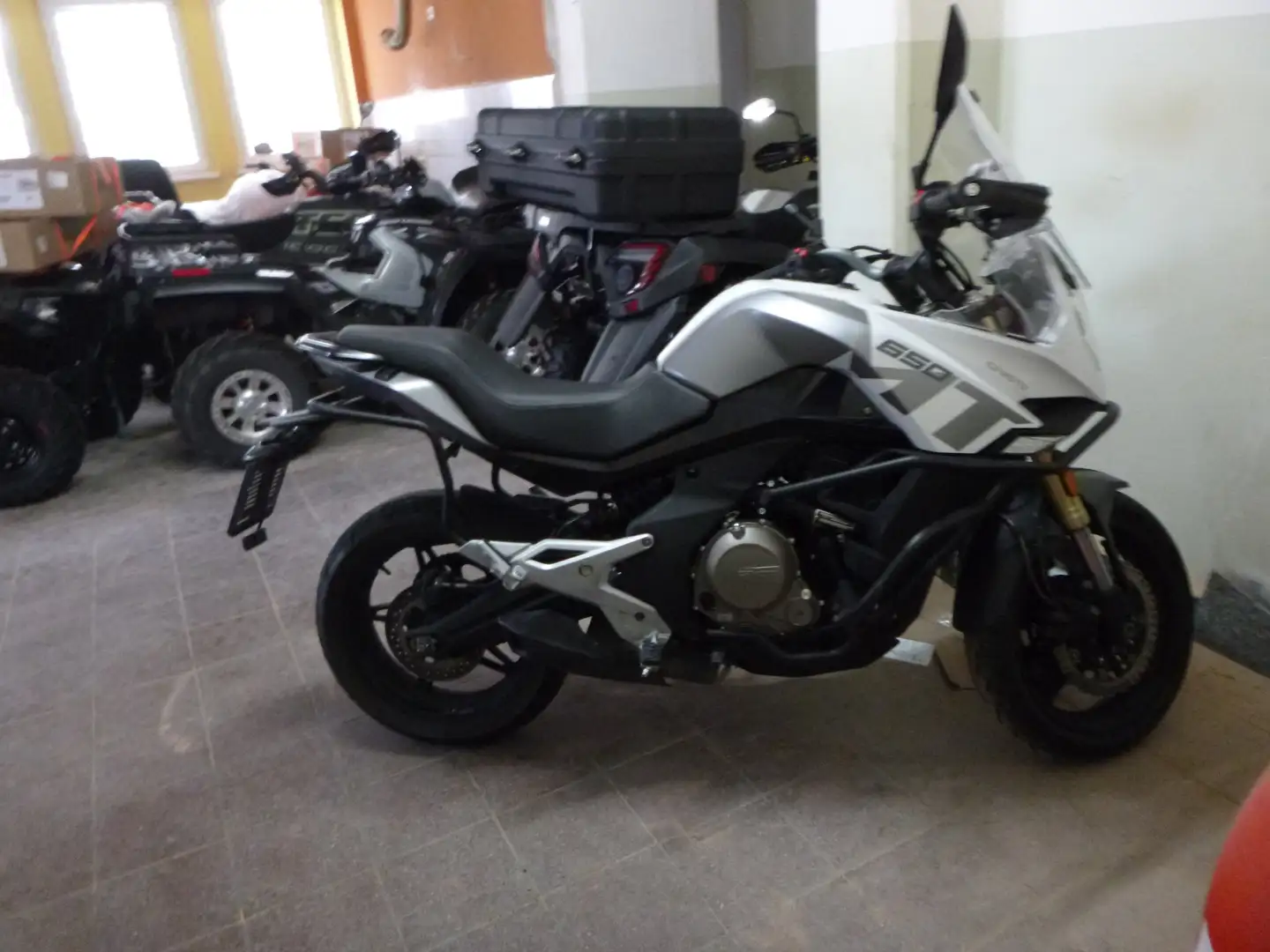 CFMOTO 650 MT CForce 650 MT Blanco - 1
