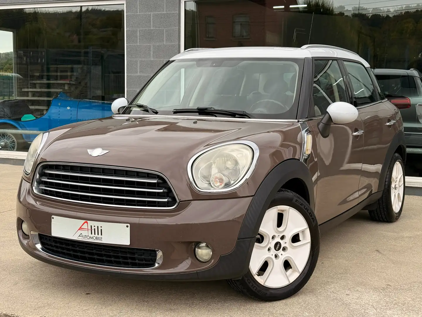 MINI Cooper D Countryman Mini Countryman 1.6 D Cooper*Airco*Radar De Recul* Brun - 1