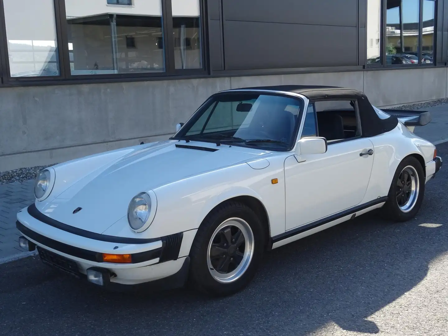 Porsche 911 3.0 KAT Carrera 2 Cabriolet H-Kennzeichen Blanco - 2