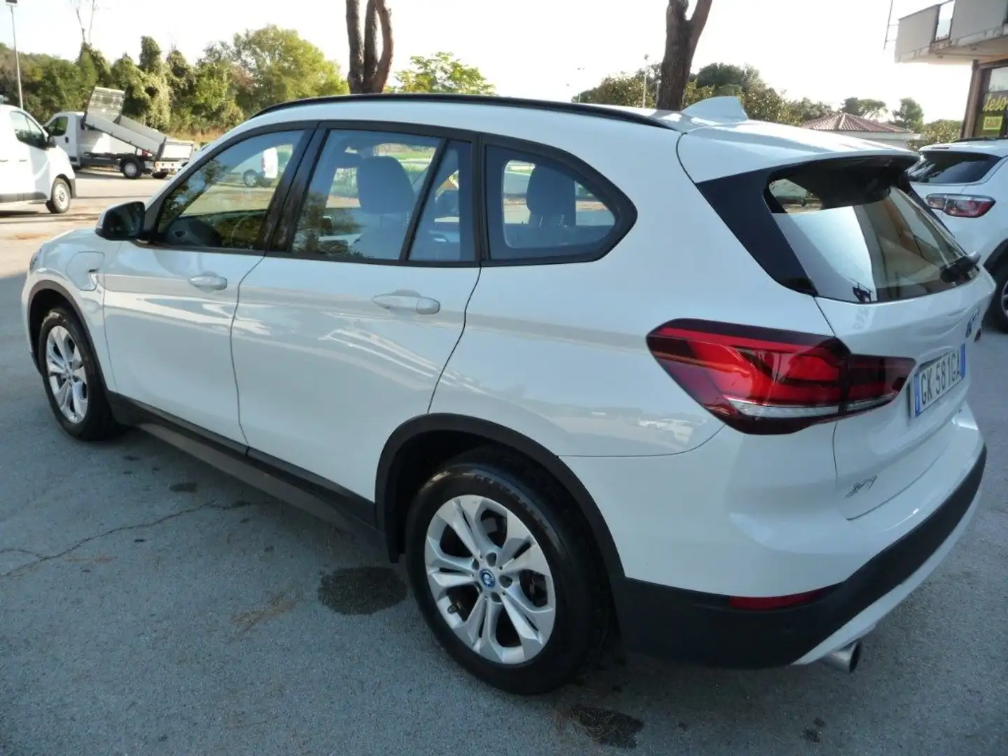 BMW X1 xDrive25e Business Advantage Blanc - 2