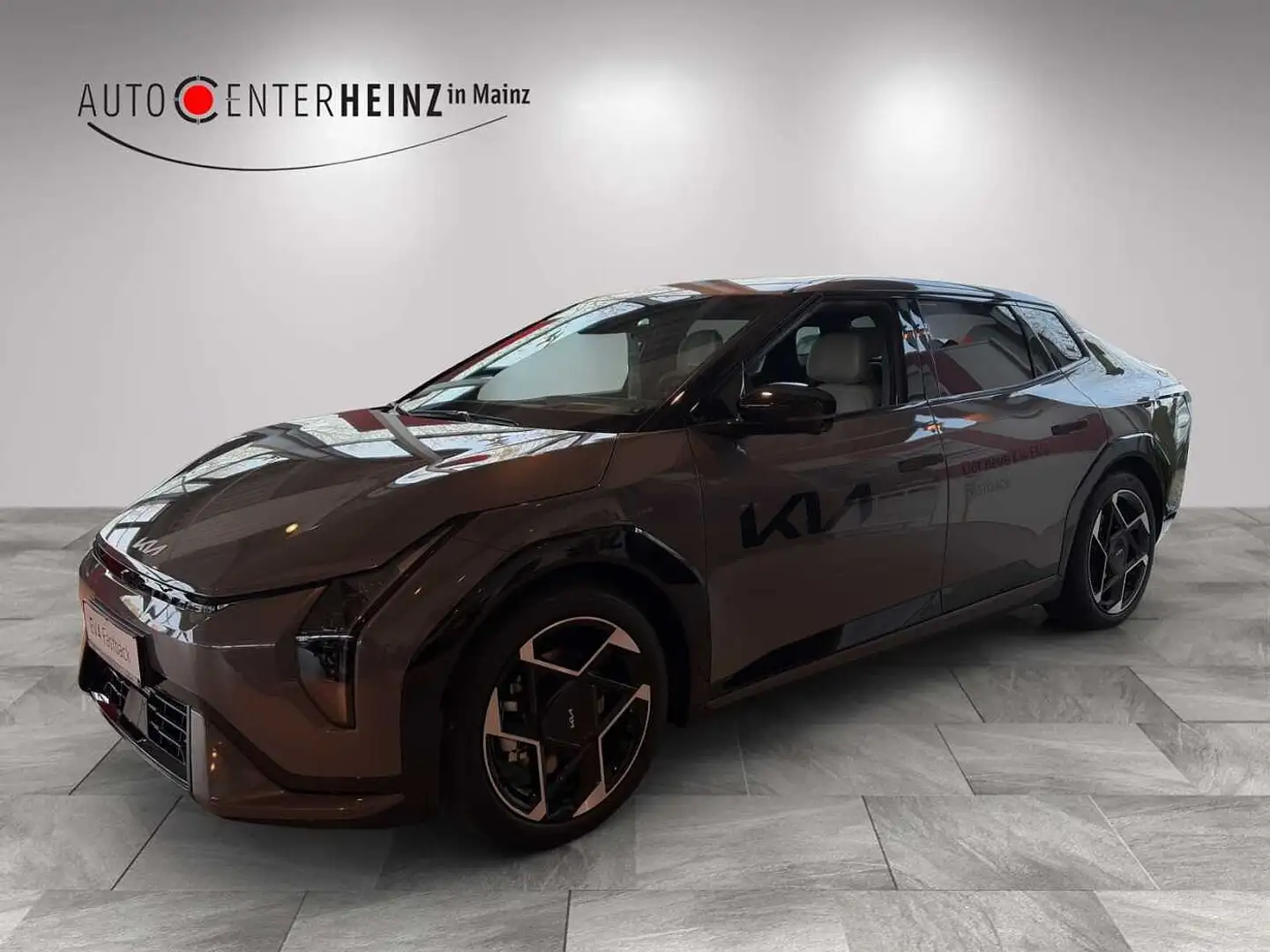 Kia EV4 Fastback 81,4-kWh GT-Line DWP-COM-CON Grijs - 1