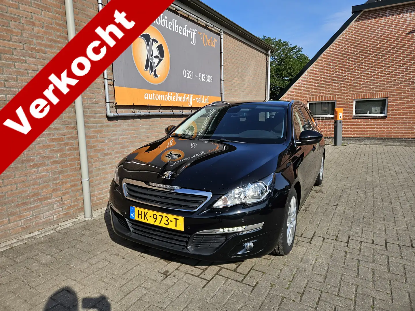 Peugeot 308 SW 1.6 BlueHDI Blue Lease Executive Pack Fekete - 1