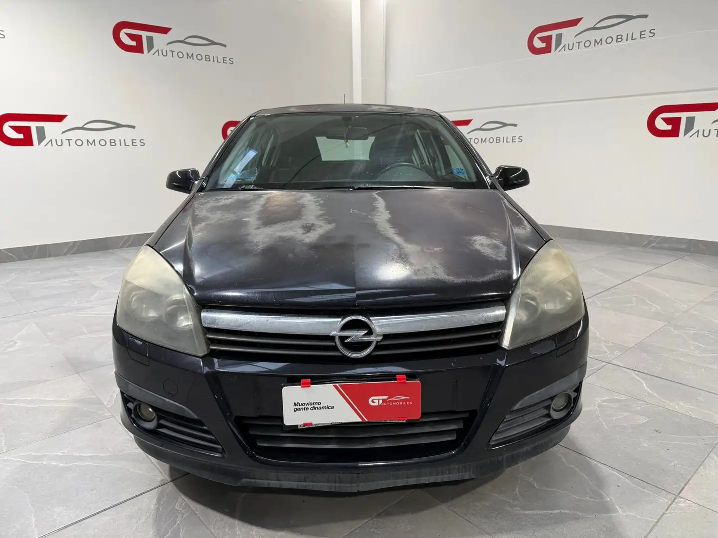 Opel Astra Astra 1.6 twinport Club Schwarz - 2