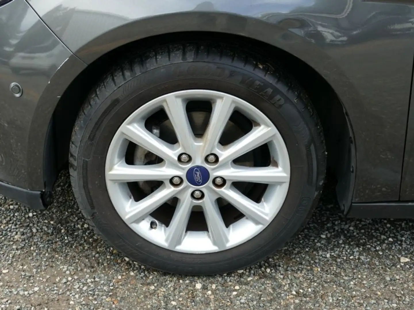 Ford Focus 1.0 ECOBOOST 125 Ch TITANIUM BVM6 Grau - 2