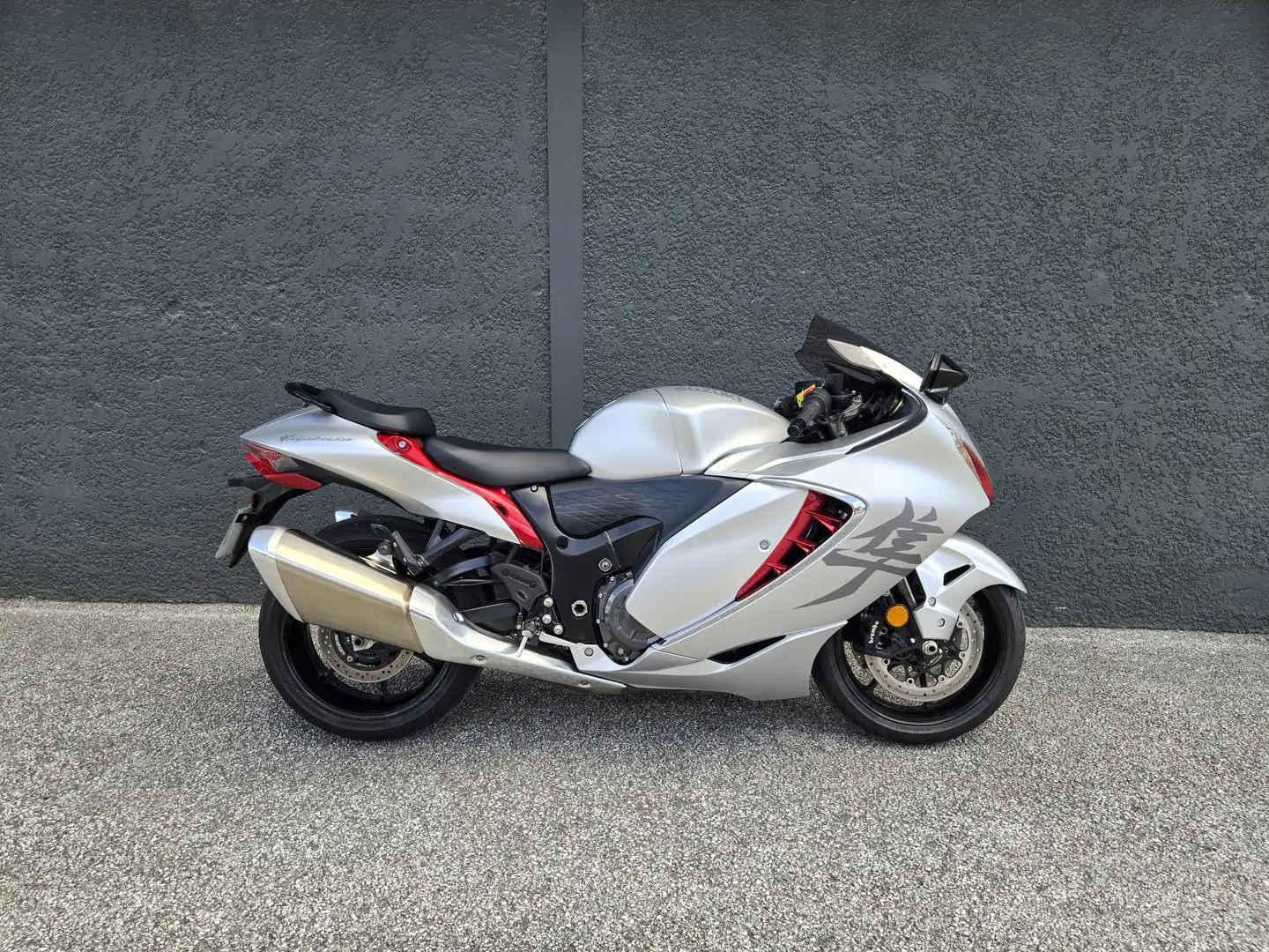Suzuki Hayabusa - 1