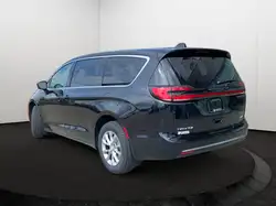 Chrysler Pacifica 2027