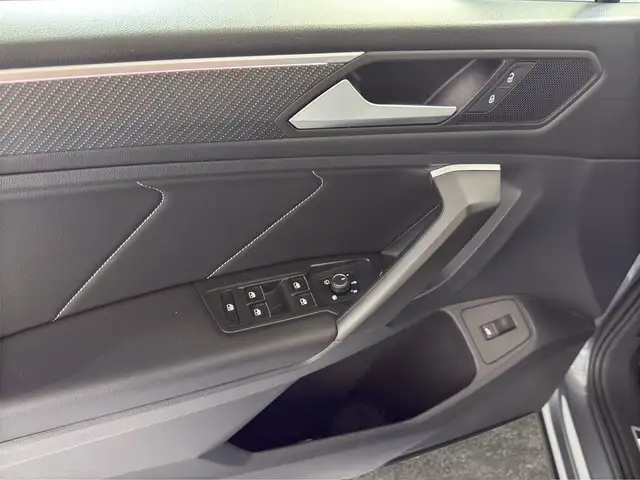 Volkswagen Tiguan Allspace view 13