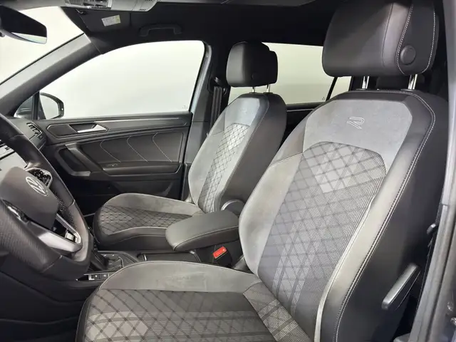 Volkswagen Tiguan Allspace view 14