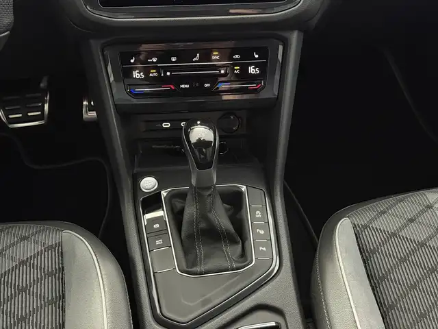 Volkswagen Tiguan Allspace view 12