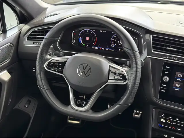 Volkswagen Tiguan Allspace view 8