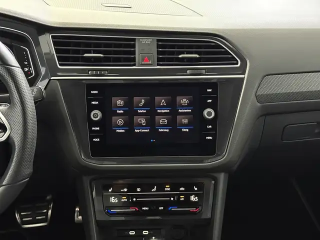 Volkswagen Tiguan Allspace view 11