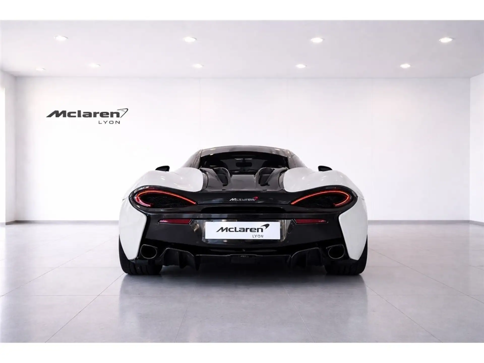 맥라렌 570S 570 Sport Coupe 2016 흰색 사진 4