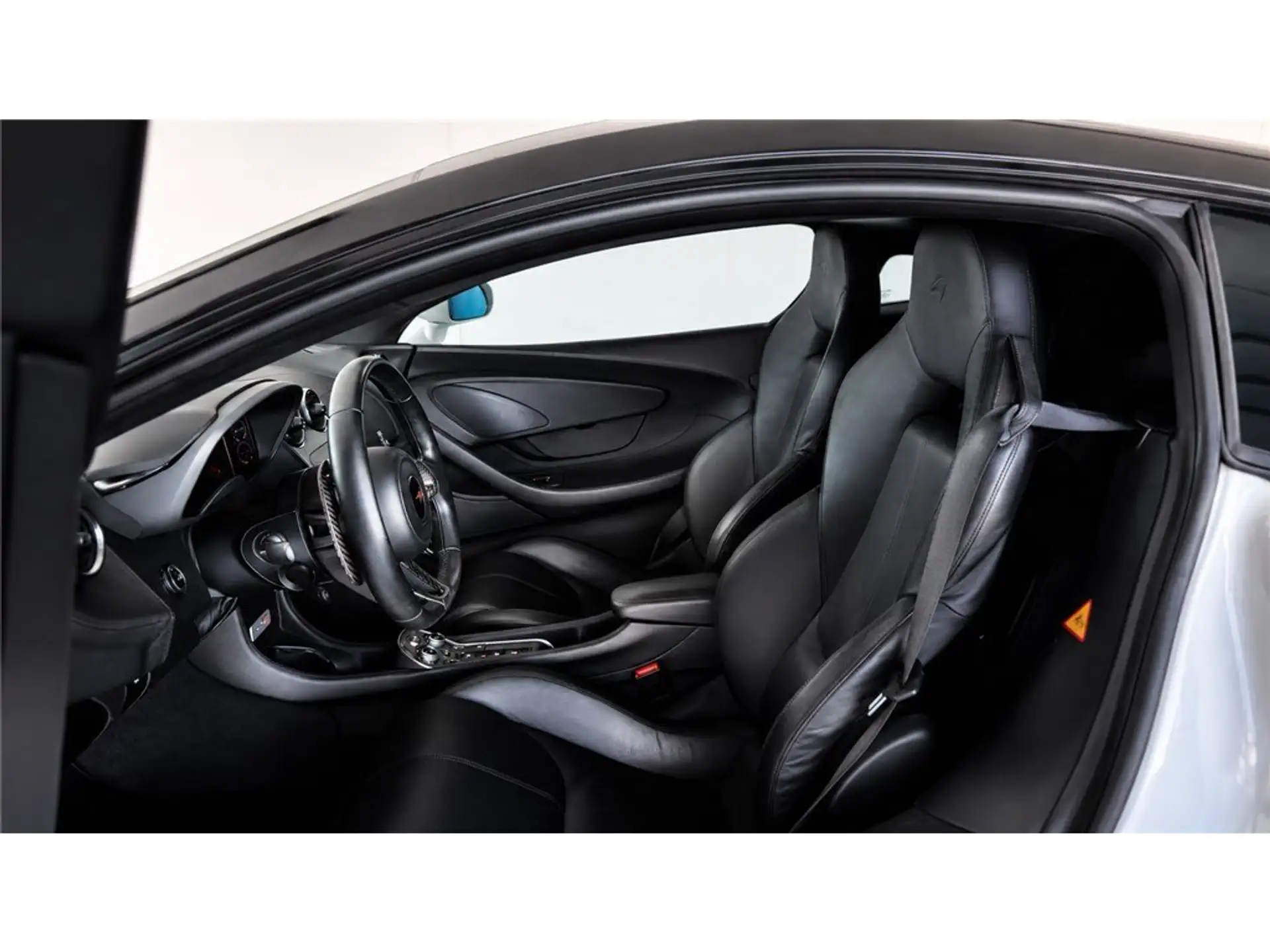 맥라렌 570S 570 Sport Coupe 2016 흰색 사진 8