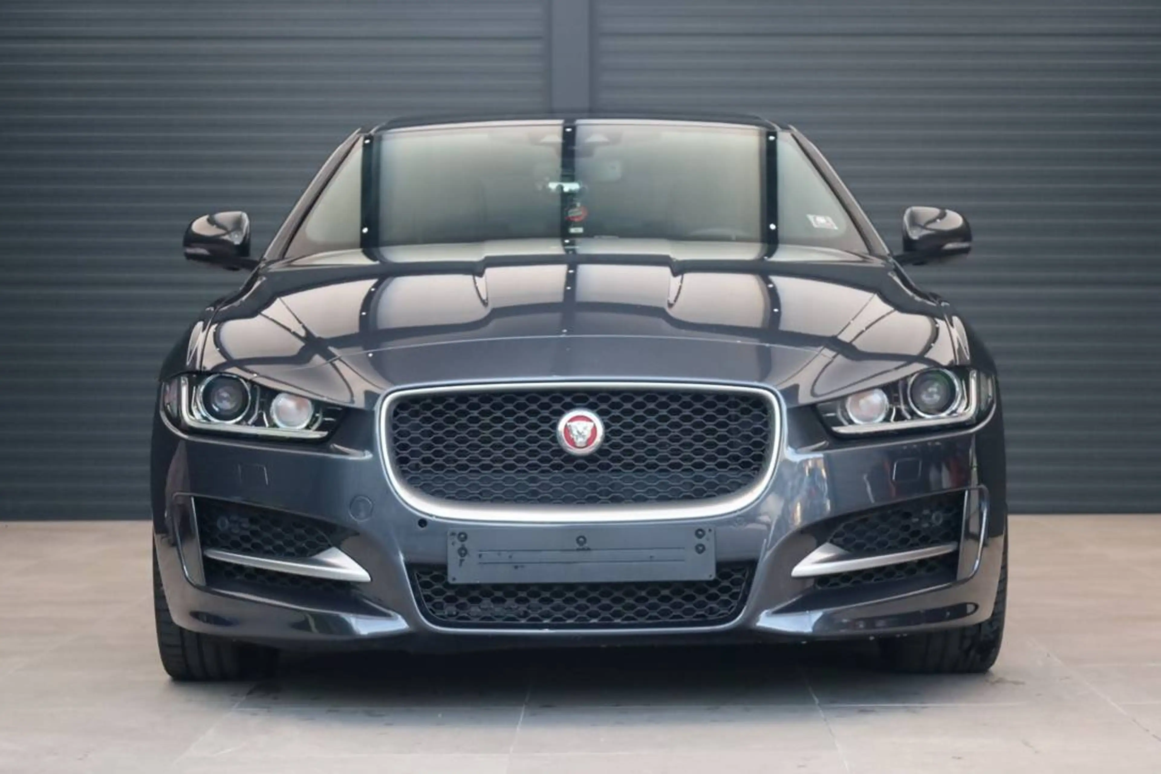 Jaguar XE Edition R-Sport Navi Leder Pano Zetelverwarming — photo 2