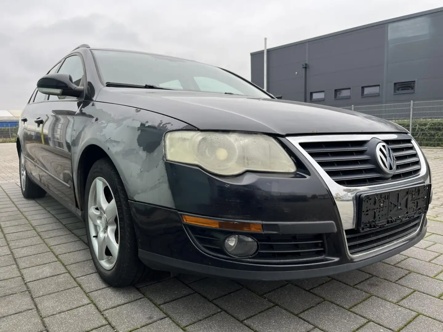 Volkswagen Passat Variant Trendline 2.0TDI KLIMA SHZ ALUFELGEN Klima Navi Noir - 1