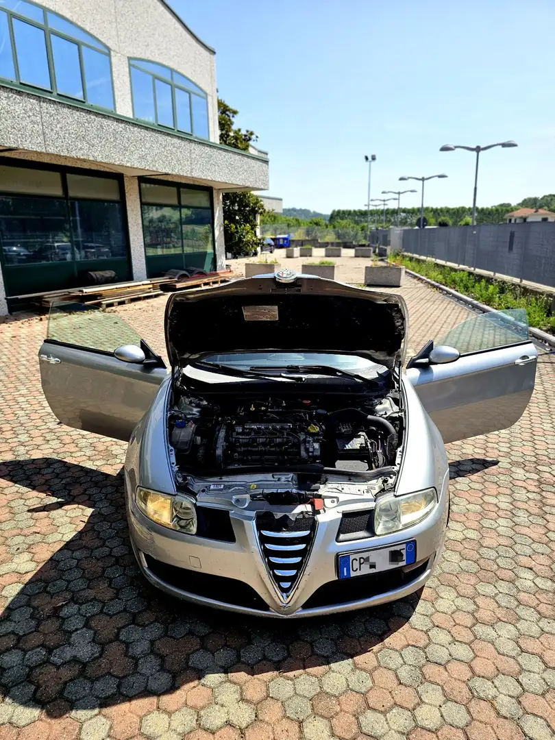 Alfa Romeo GT 1.9 jtd mjt Luxury - 2
