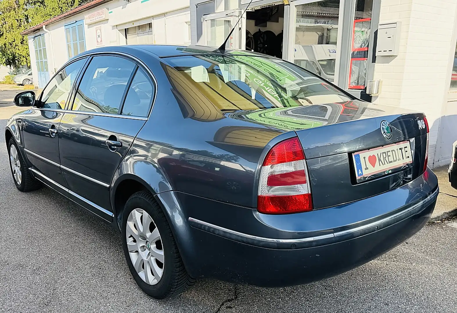Skoda Superb 2.0 Silber - 2