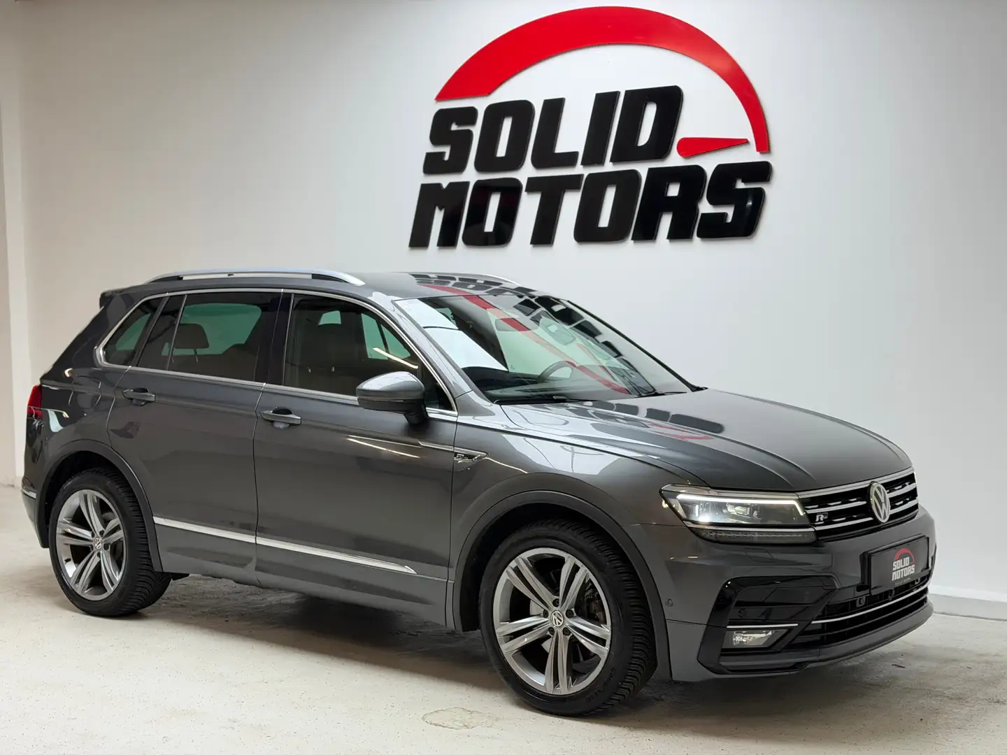 Volkswagen Tiguan **VERKAUFT** Grau - 2