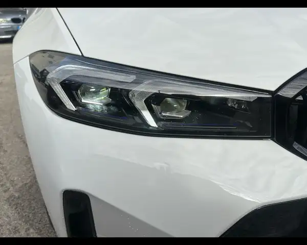 BMW 3 Series view 12