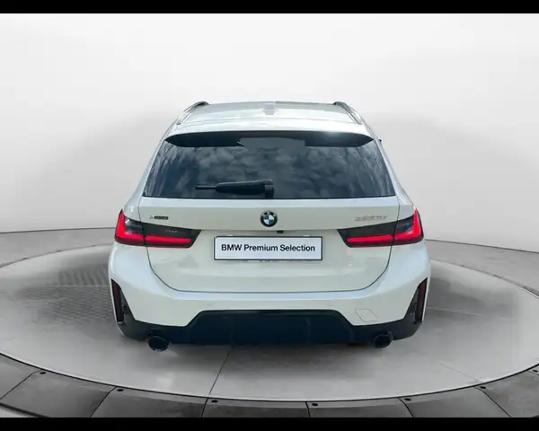BMW 3 Series view 7