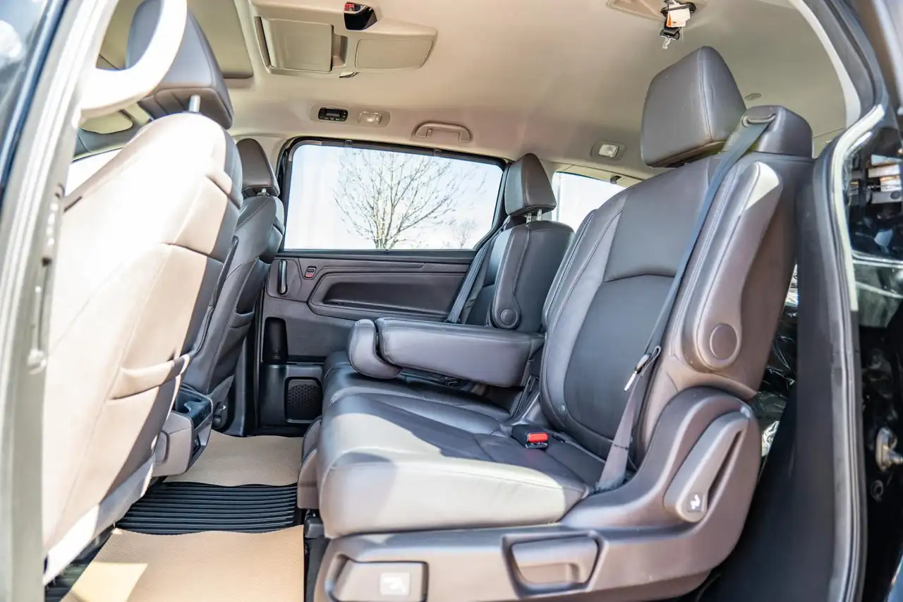 Honda Odyssey снимка Honda Odyssey