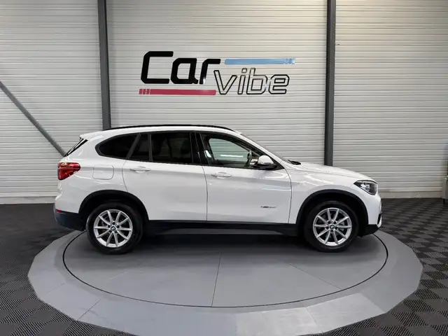 BMW X1 view 3