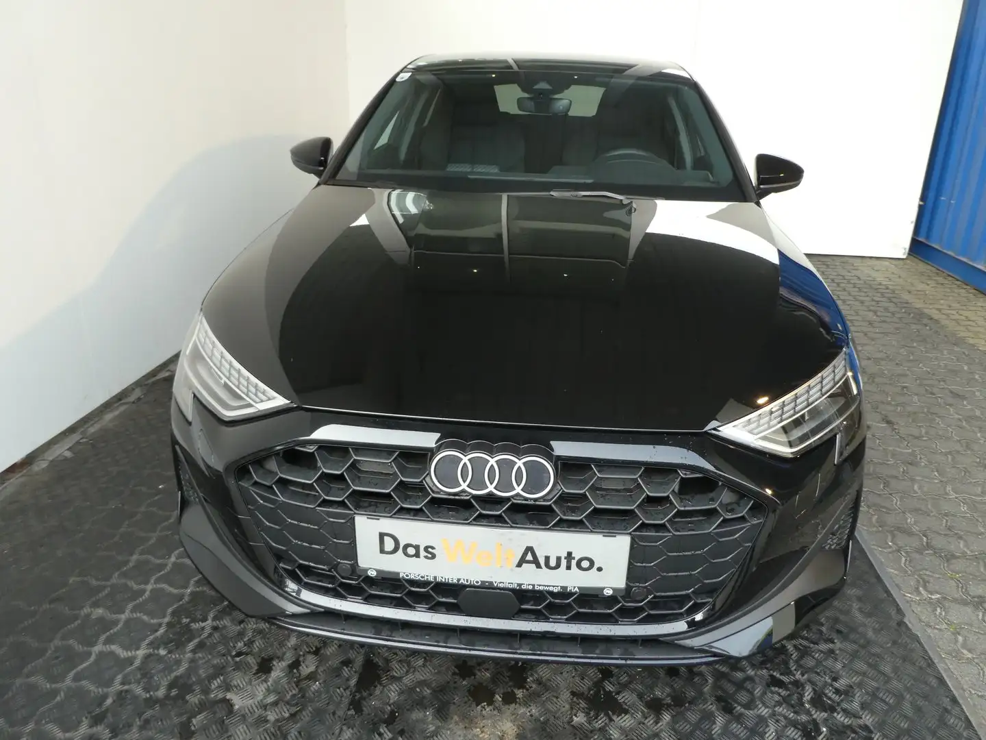 Audi A3 30 TFSI Schwarz - 2
