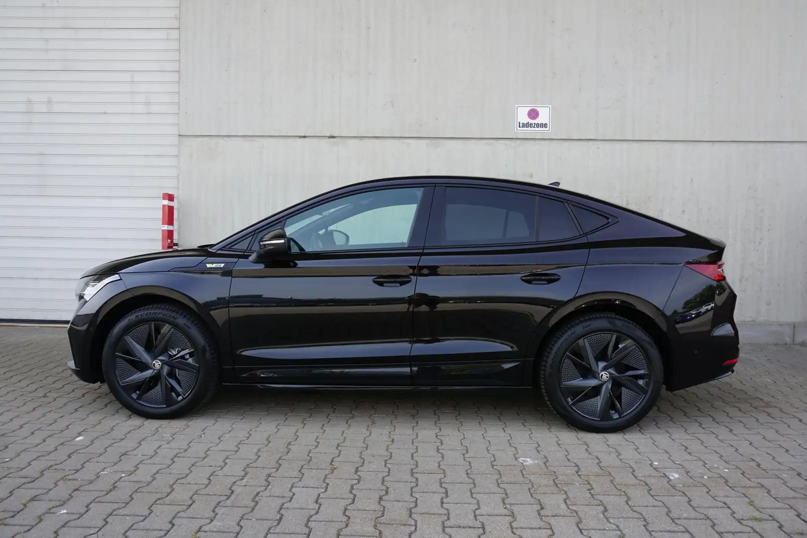 Skoda Enyaq iV Coupé RS 4x4 ACC Pano Navi Mtl.395,- Schwarz - 2