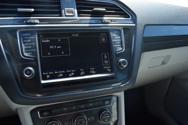 Volkswagen Tiguan view 4