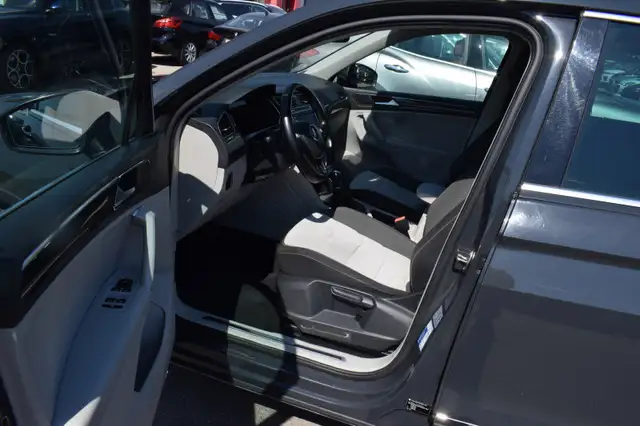 Volkswagen Tiguan view 19
