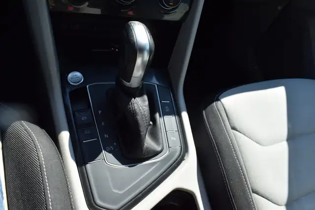 Volkswagen Tiguan view 12