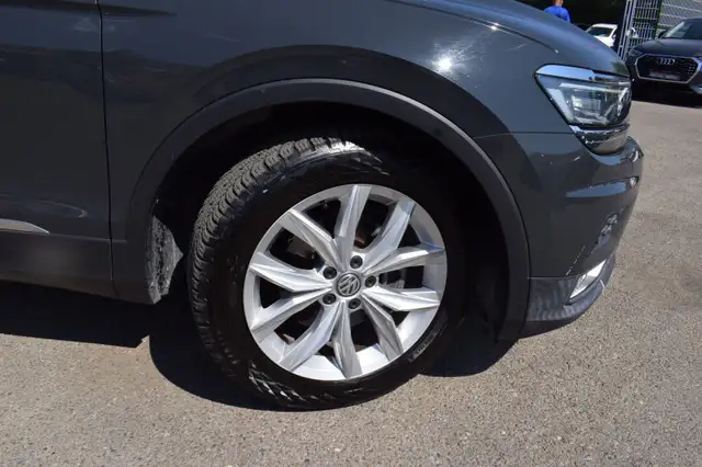Volkswagen Tiguan view 11