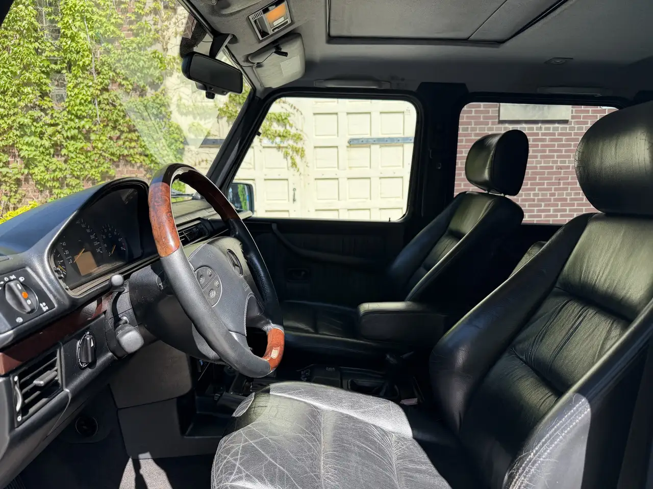 Mercedes-Benz G-Class снимка Mercedes-Benz G-Class