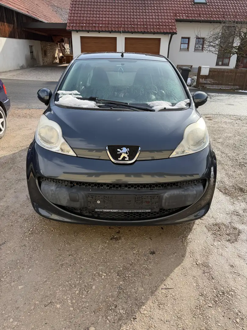 Peugeot 107 107  5-Türer 70 Filou Grau - 1