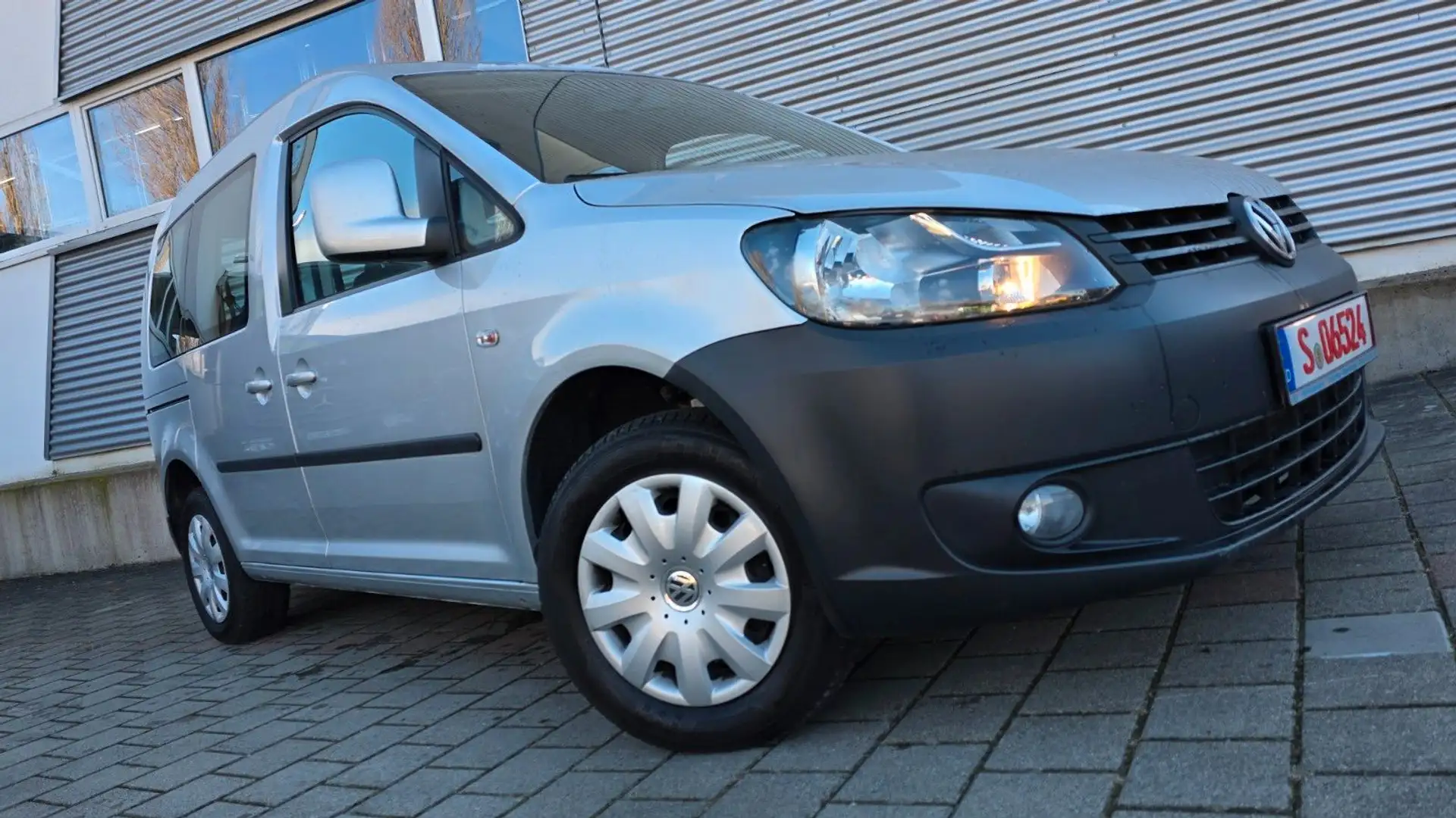 Volkswagen Caddy TDI+TÜV+GARANTIE+PARKS+KLIMA+1HAND+SCHECKH Silber - 2