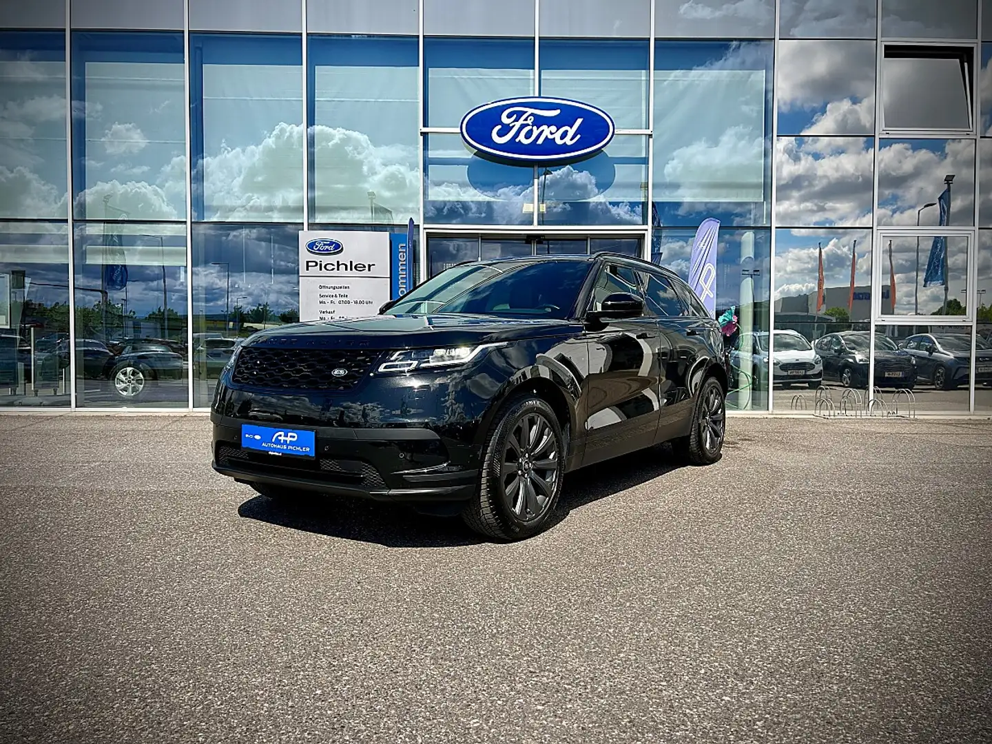 Land Rover Range Rover Velar P400e PHEV Allrad S Aut. / PANORAMAD. / ACC / LED Schwarz - 1