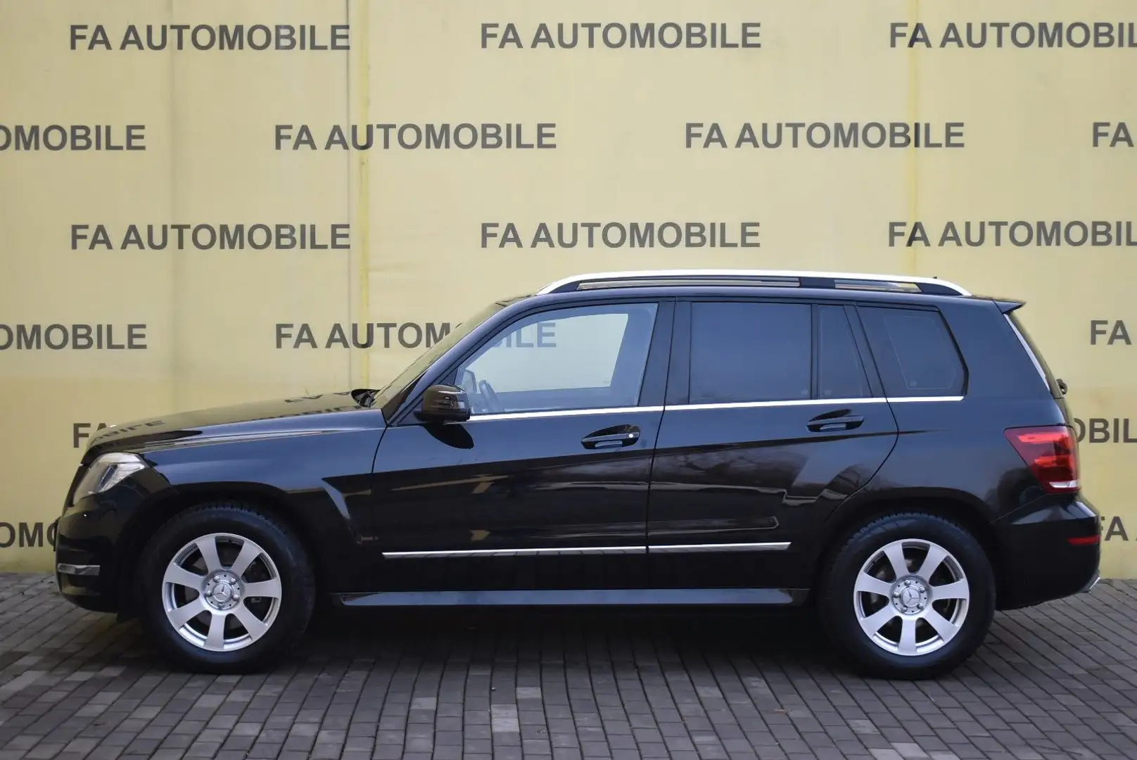 Mercedes-Benz GLK 220 CDI BE 4 Matic/LEDER/AHK/NAVI/PDC/SHZ/ Schwarz - 2