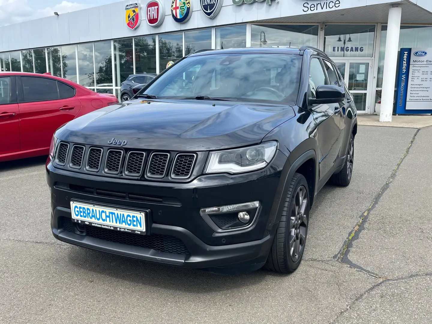 Jeep Compass S Plug-In Hybrid 4WD Schwarz - 1