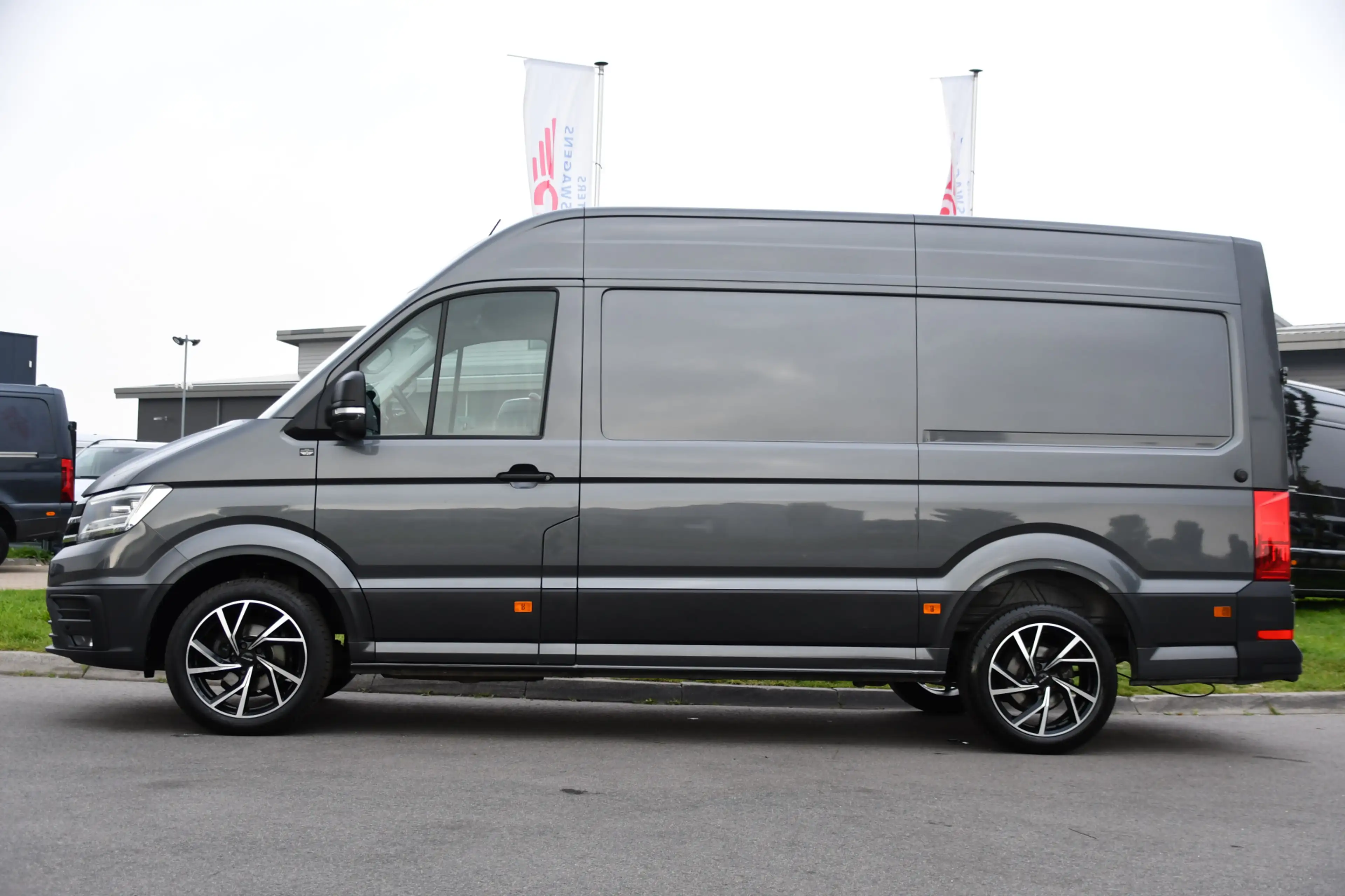 Volkswagen Crafter 35 2.0 TDI L3H3 Highline Cruise, Carplay, LED, Aut — photo 9