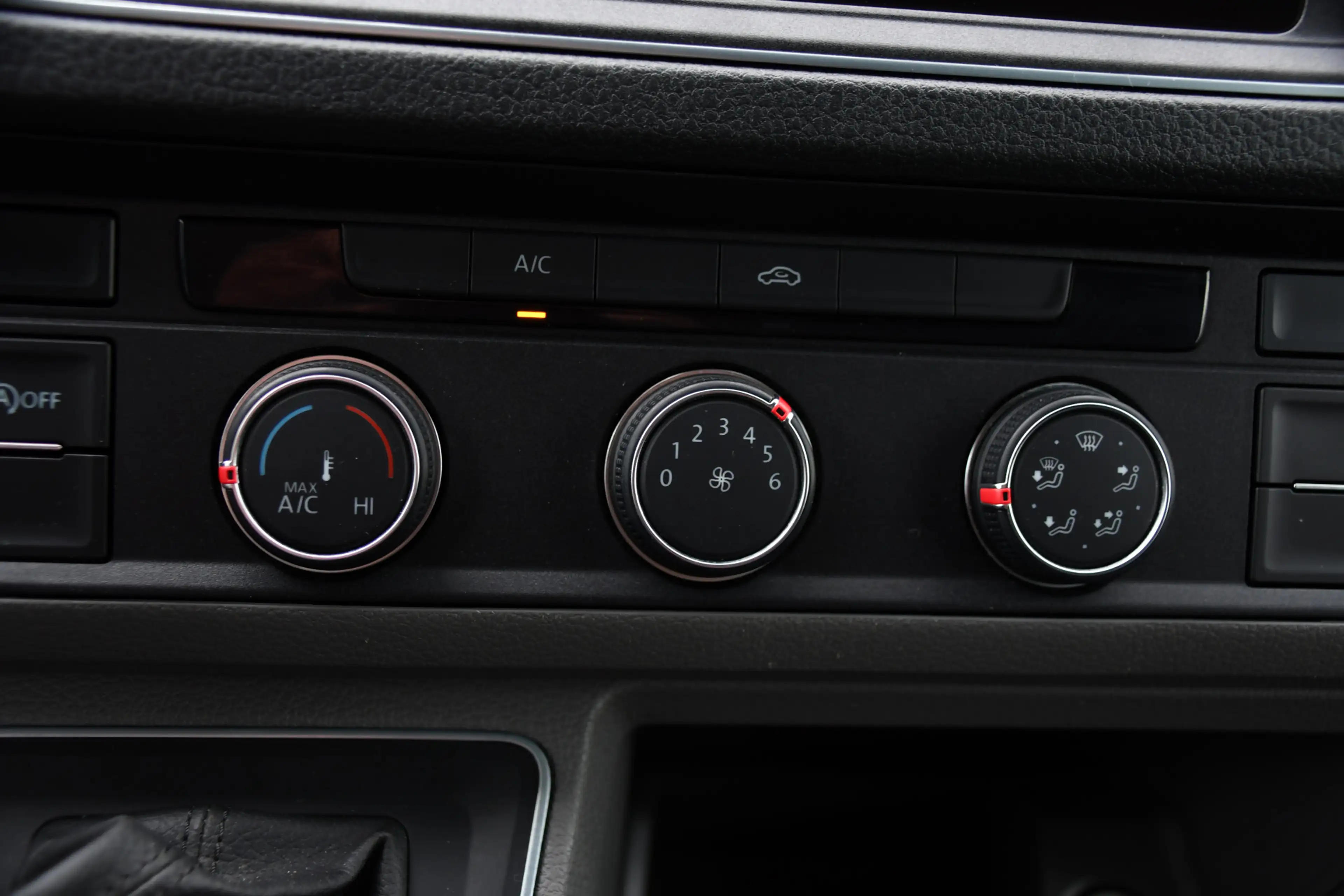 Volkswagen Crafter 35 2.0 TDI L3H3 Highline Cruise, Carplay, LED, Aut — photo 20