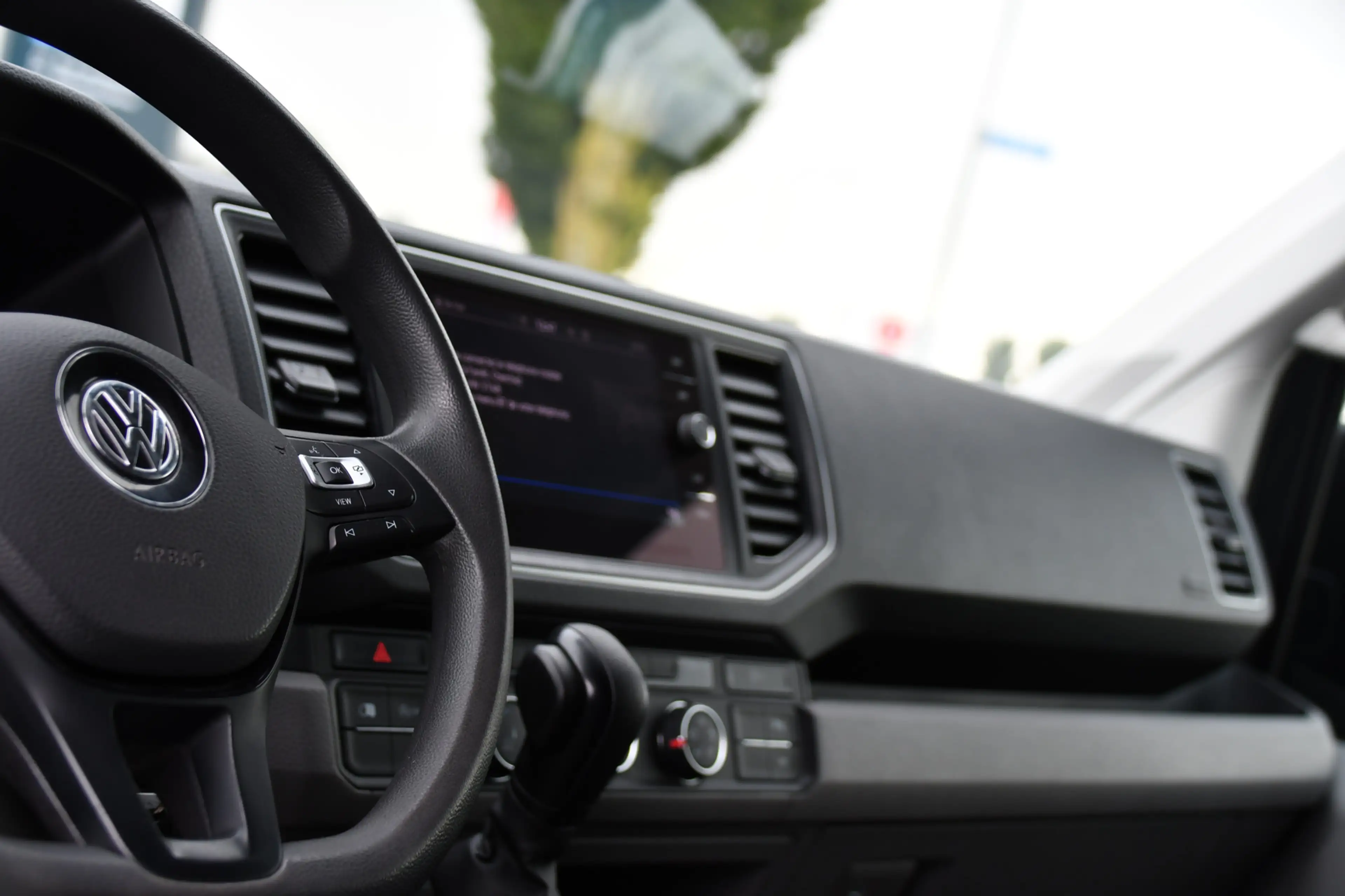 Volkswagen Crafter 35 2.0 TDI L3H3 Highline Cruise, Carplay, LED, Aut — photo 12