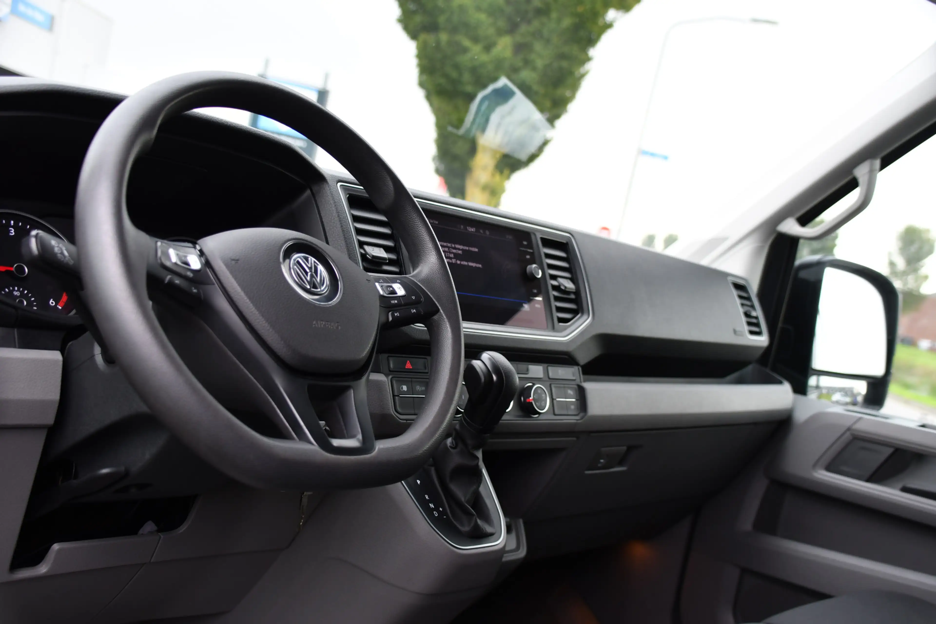 Volkswagen Crafter 35 2.0 TDI L3H3 Highline Cruise, Carplay, LED, Aut — photo 11