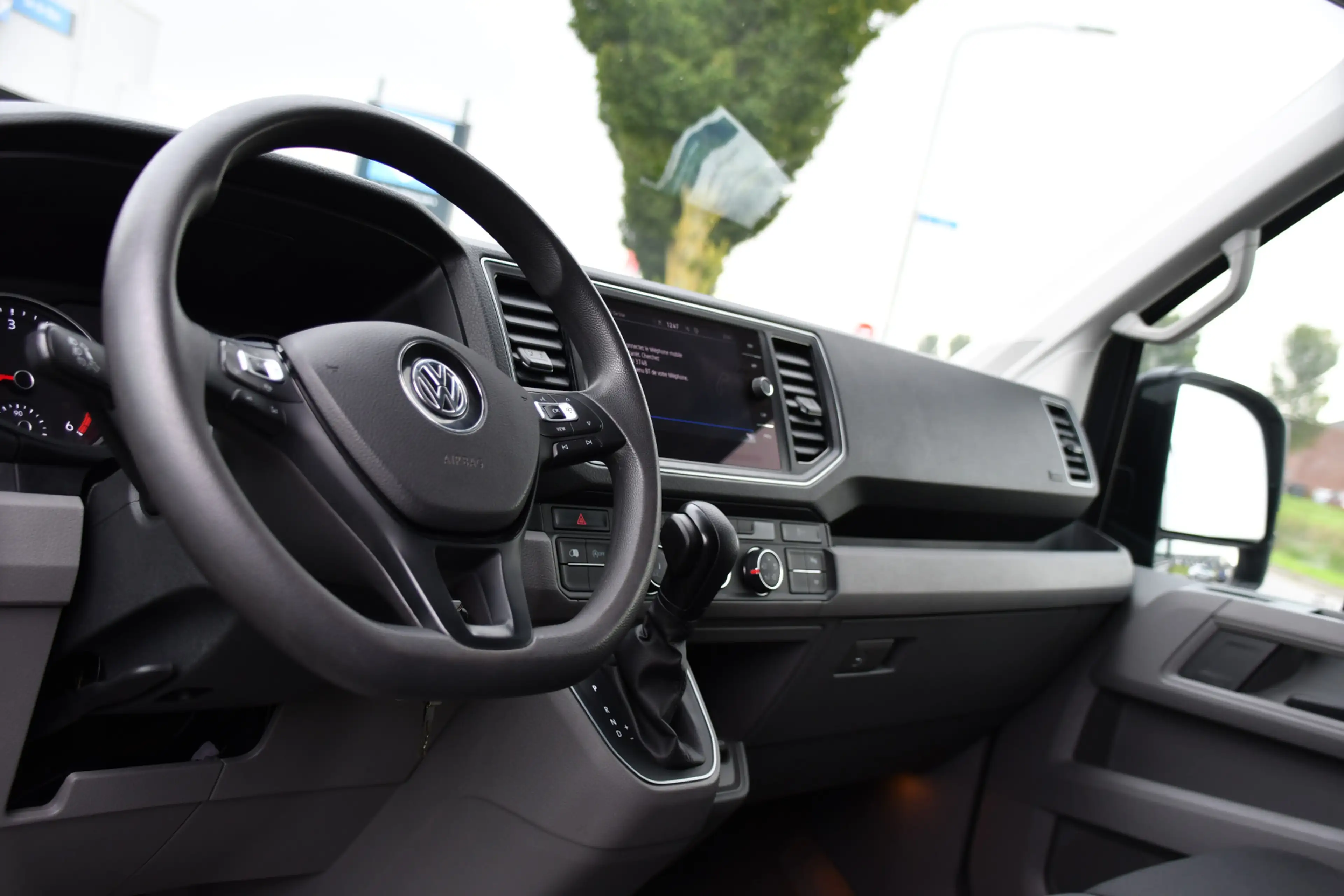 Volkswagen Crafter 35 2.0 TDI L3H3 Highline Cruise, Carplay, LED, Aut — photo 2