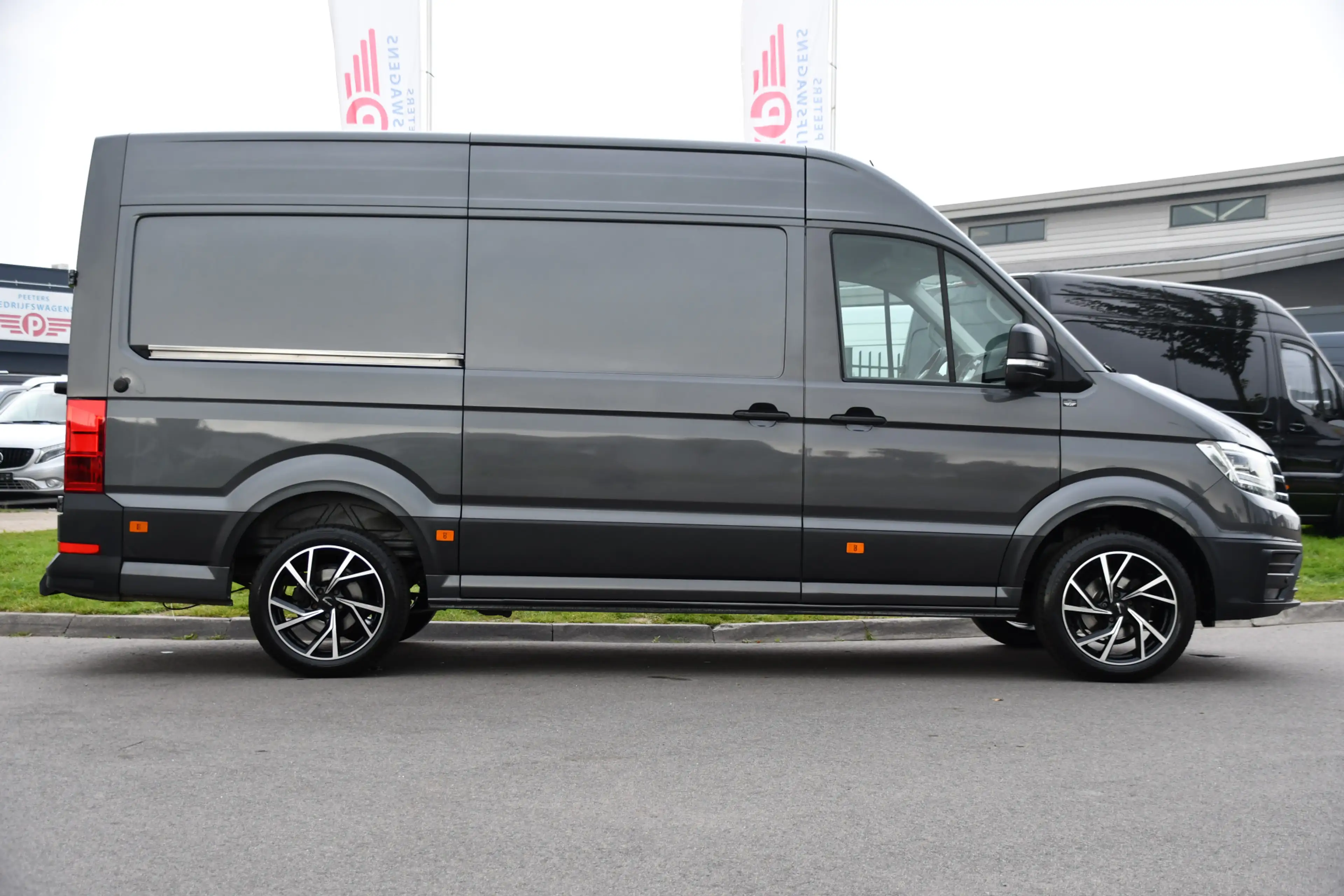 Volkswagen Crafter 35 2.0 TDI L3H3 Highline Cruise, Carplay, LED, Aut — photo 10
