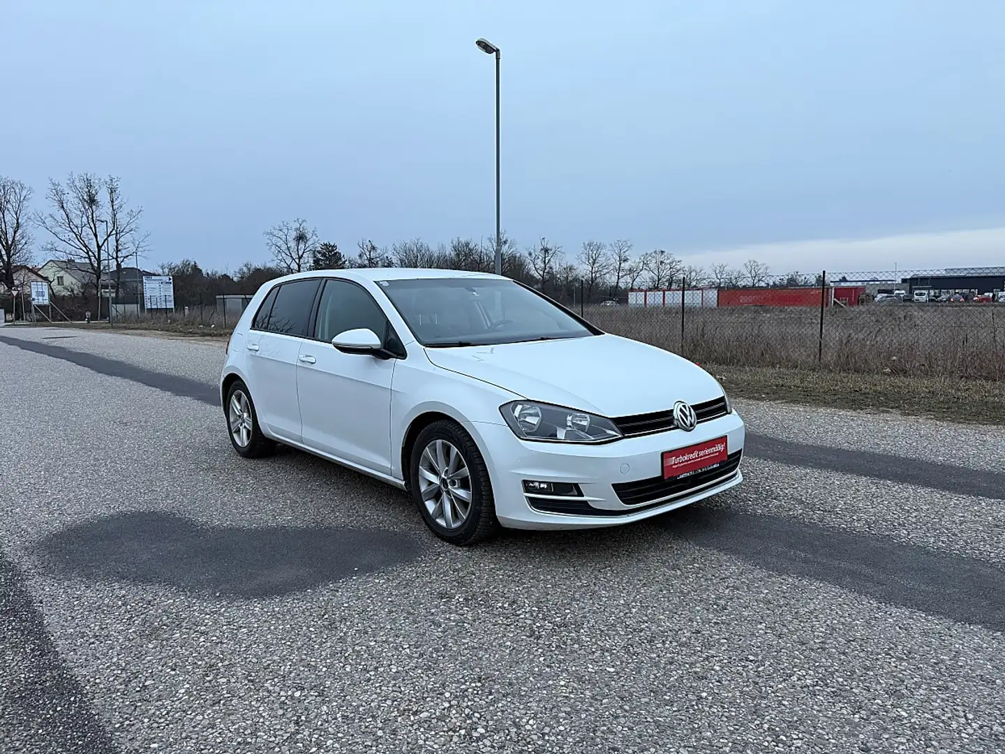 Volkswagen Golf Highline 2,0 BMT TDI DPF DSG Weiß - 2