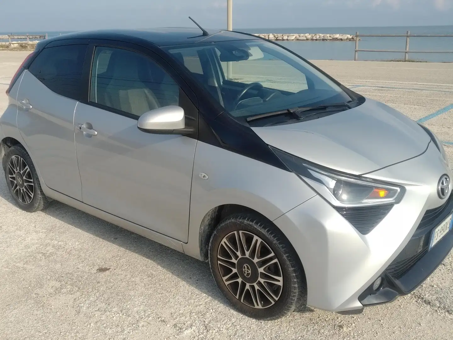 Toyota Aygo Aygo II 2018 5p 5p 1.0 x-clusiv m-mt 72cv Argento - 2