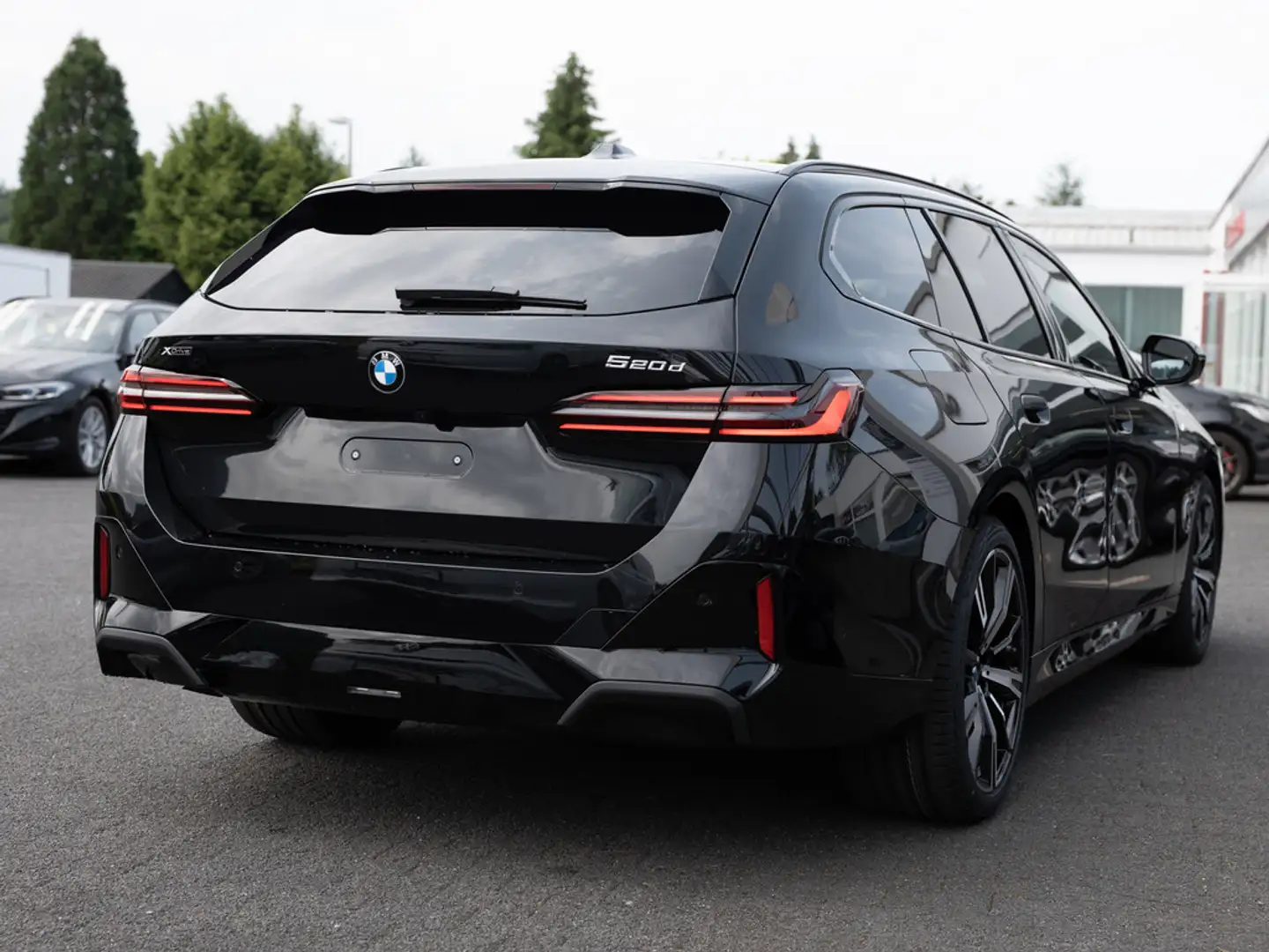 BMW 520 d Touring xDrive M-Sport Pro 360° LED HUD Schwarz - 2