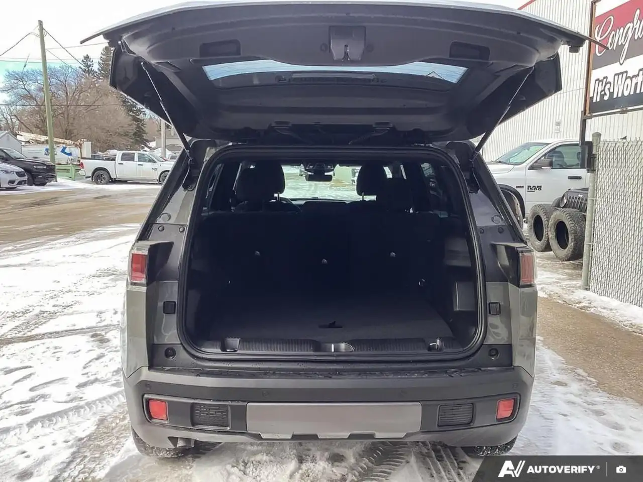 Jeep Cherokee снимка Jeep Cherokee